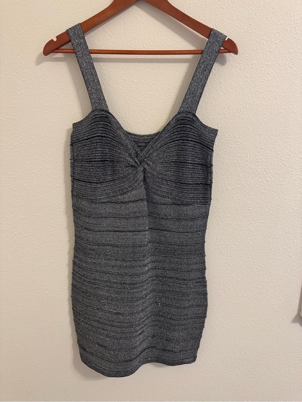 QED London Metallic Bodycon Mini Dress L Gray Silver Ribbed Party Cocktail